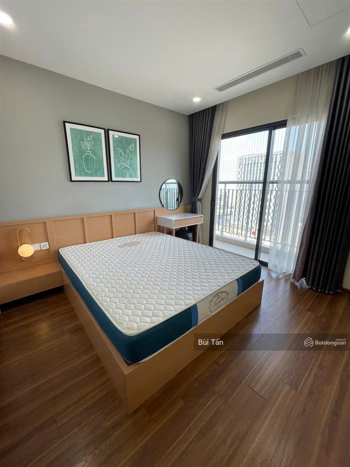 Cho thuê căn hộ golden park tower dt 95m2, 2 phòng ngủ, đủ đồ, có slot ô tô, tầng trung view thoáng