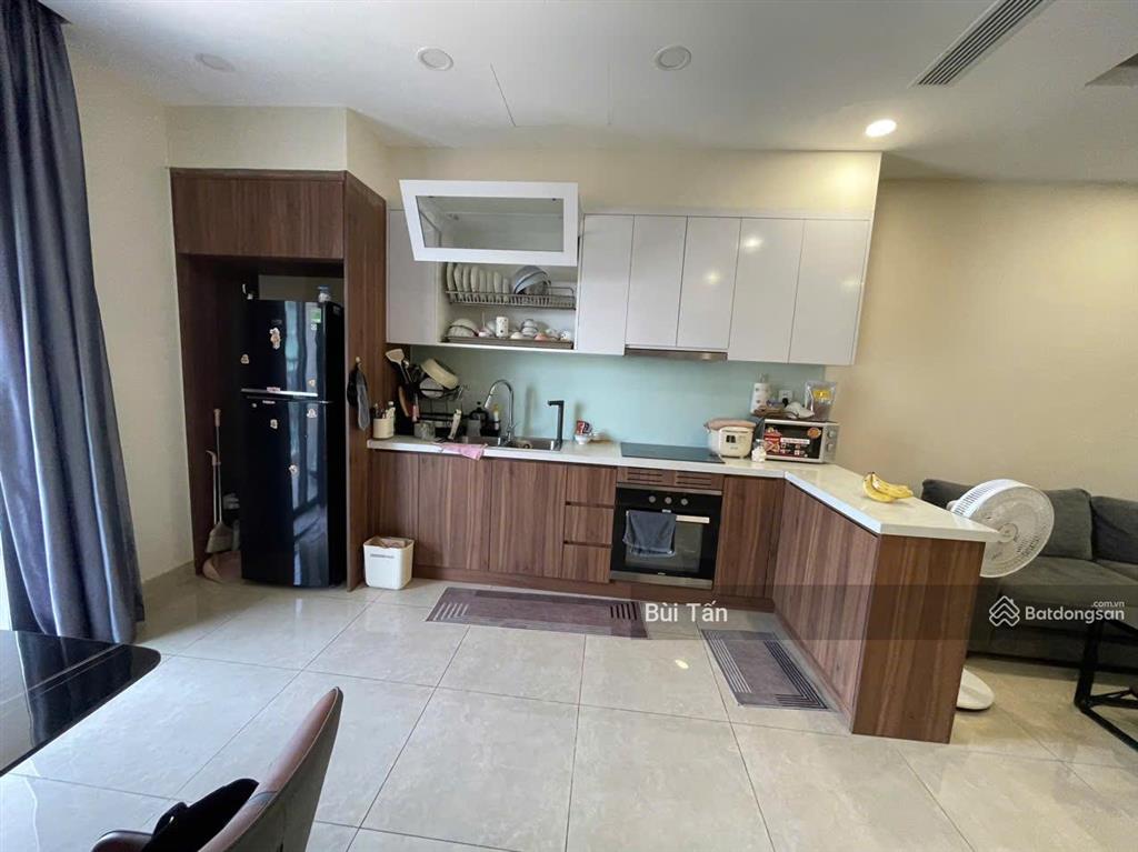 Cho thuê căn hộ golden park tower dt 130m², thiết kế 3 phòng ngủ, tầng trung thoáng, có slot ô tô