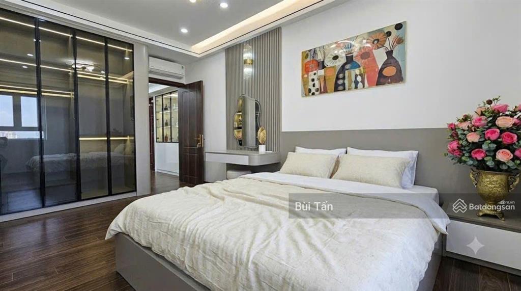 Bán căn hộ tòa trung yên i  vũ phạm hàm dt 134m2, 4 phòng ngủ, tầng trung thoáng, nội thất mới đẹp