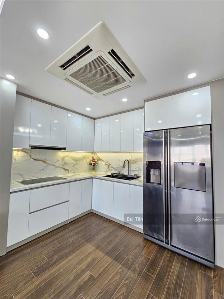 Bán căn hộ tòa trung yên i  vũ phạm hàm dt 134m2, 4 phòng ngủ, tầng trung thoáng, nội thất mới đẹp