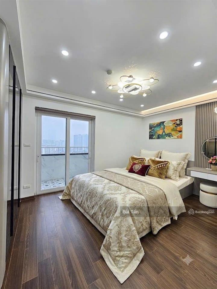 Bán căn hộ tòa trung yên i  vũ phạm hàm dt 134m2, 4 phòng ngủ, tầng trung thoáng, nội thất mới đẹp