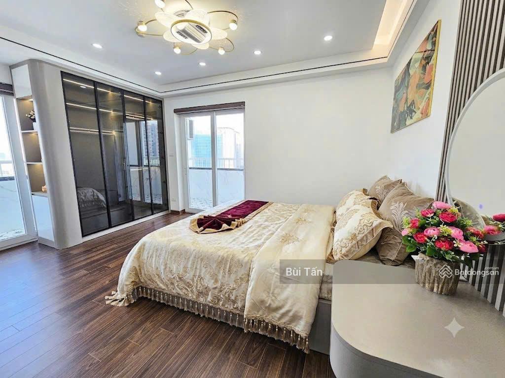 Bán căn hộ tòa trung yên i  vũ phạm hàm dt 134m2, 4 phòng ngủ, tầng trung thoáng, nội thất mới đẹp