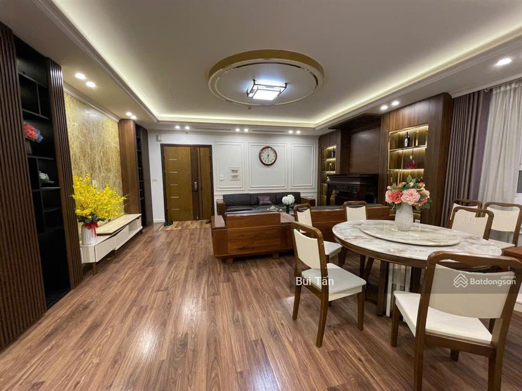 Bán căn hộ chung cư toà mhdi 361 bộ quốc phòng 118m2, 3pn tầng đẹp, view nhìn ra hồ tây thoáng mát