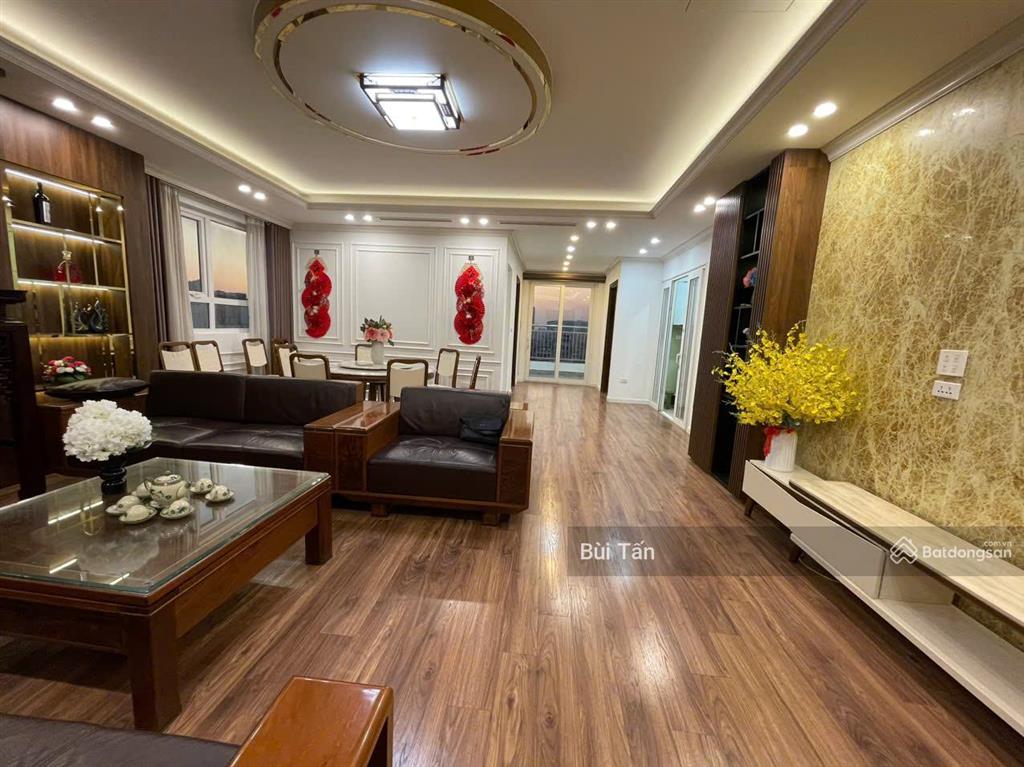 Bán căn hộ chung cư toà mhdi 361 bộ quốc phòng 118m2, 3pn tầng đẹp, view nhìn ra hồ tây thoáng mát