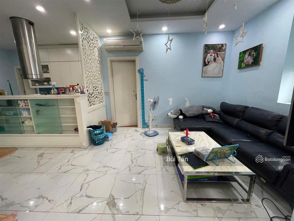 Bán gấp căn hộ chung cư tòa trung yên plaza 95m2, 2 phòng ngủ, 2 vệ sinh, nội thất đẹp, có lốt ô tô