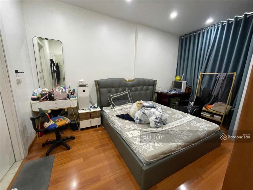 Bán gấp căn hộ chung cư tòa trung yên plaza 95m2, 2 phòng ngủ, 2 vệ sinh, nội thất đẹp, có lốt ô tô