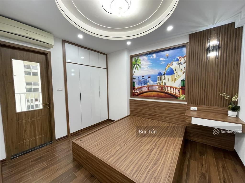 Bán gấp căn hộ chung cư kđt dịch vọng dt 126m2, 3 phòng ngủ, nội thất đẹp, view công viên cầu giấy