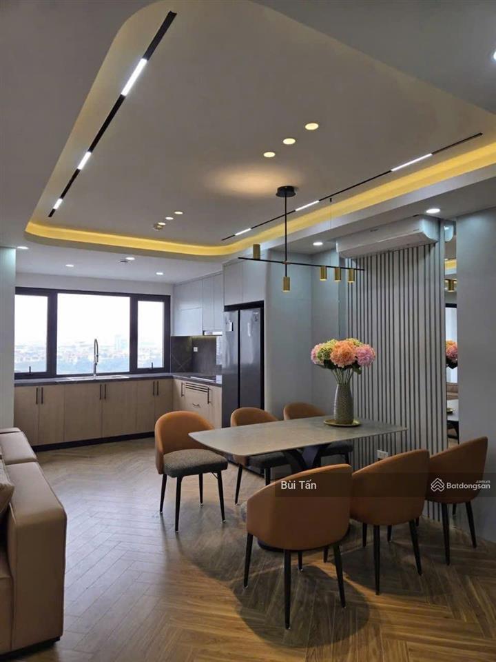 Bán căn hộ tòa star tower dt 100m2, 2 pn, 2vs nội thất đẹp, có lốt ô tô, gần công viên cầu giấy