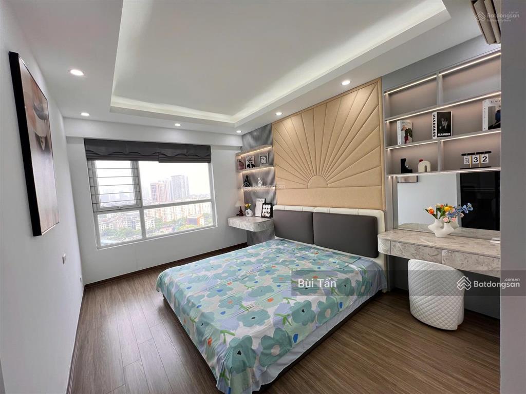 Bán căn hộ tòa viện chiến lược khoa học công an 135.4m2, 4 phòng ngủ tầng trung đẹp căn góc thoáng