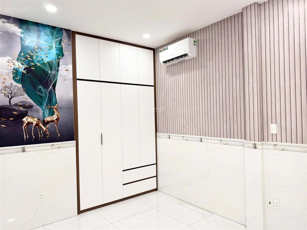 Giá hiếm 3.95 tỷ nhà mới tinh lê văn khương xe hơi vào nhà full đồ xịn