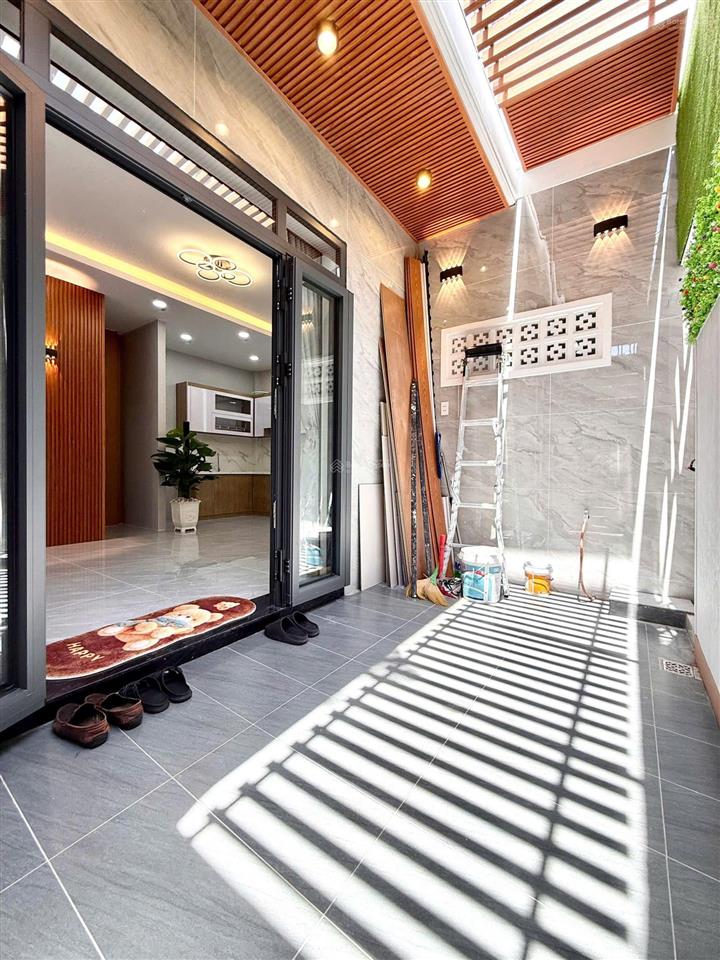Giá sốc 3.6 tỷ nhà mới full nội thất tân chánh hiệp sát quang trung có sân xe mua là ở ngay