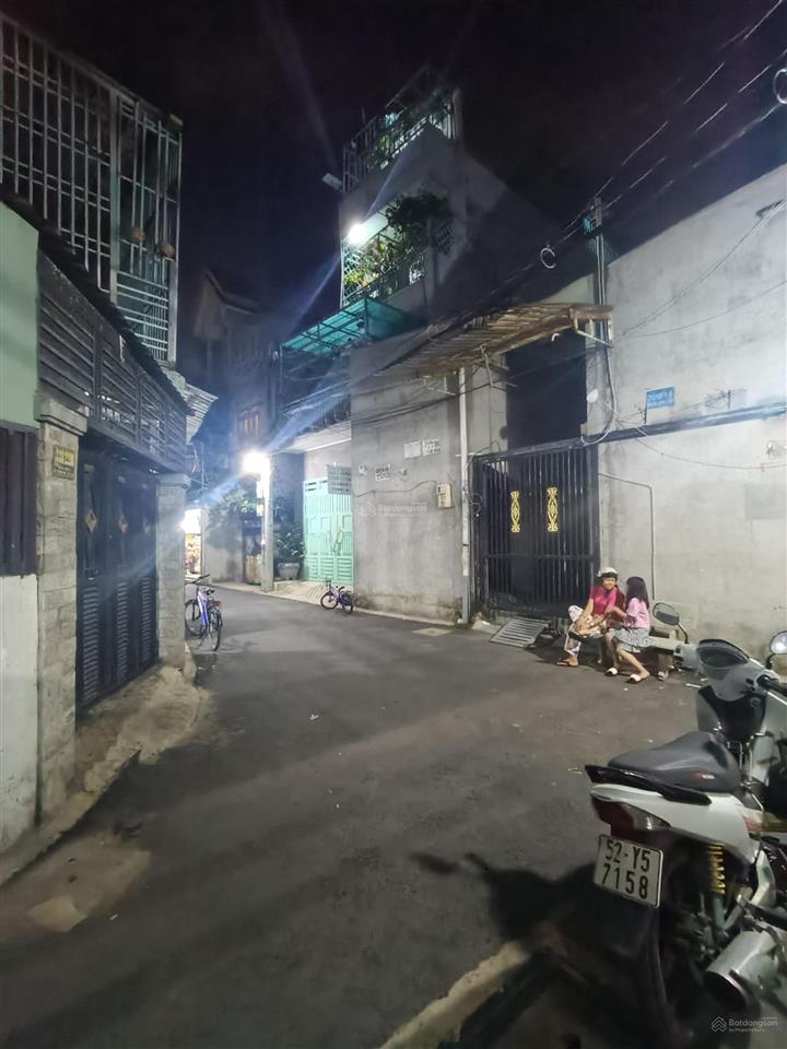 Hàng hiếm 1/ lê văn khương. đất đẹp, hẻm 6m thông xe hơi. giá 4,35 tỷ.