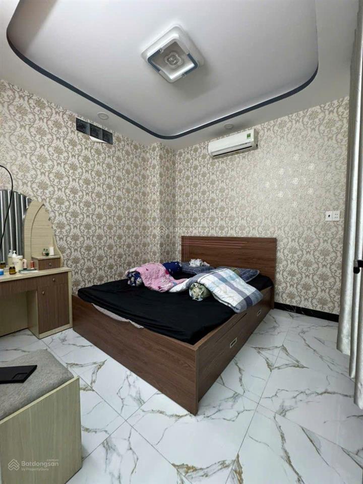 Nhà 3 tầng ngang 5,5m đường 6m ô tô ngủ trong nhà shr chỉ 4,6 tỷ