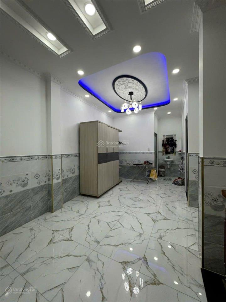 Nhà 3 tầng ngang 5,5m đường 6m ô tô ngủ trong nhà shr chỉ 4,6 tỷ