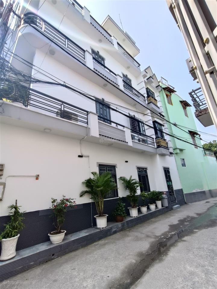 Chỉ 4,6 tỷ nhà 3 lầu + tum hẻm thông 5m ô tô vào tận nhà gần trường cấp 1, 2, 3, thới an q12