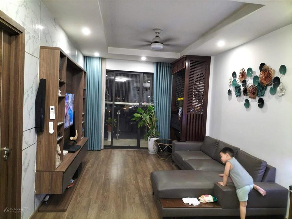 Bán căn hộ helios 75 tam trinh 2 ngủ full nội thất giá 5,x tỷ.  0977 605 ***