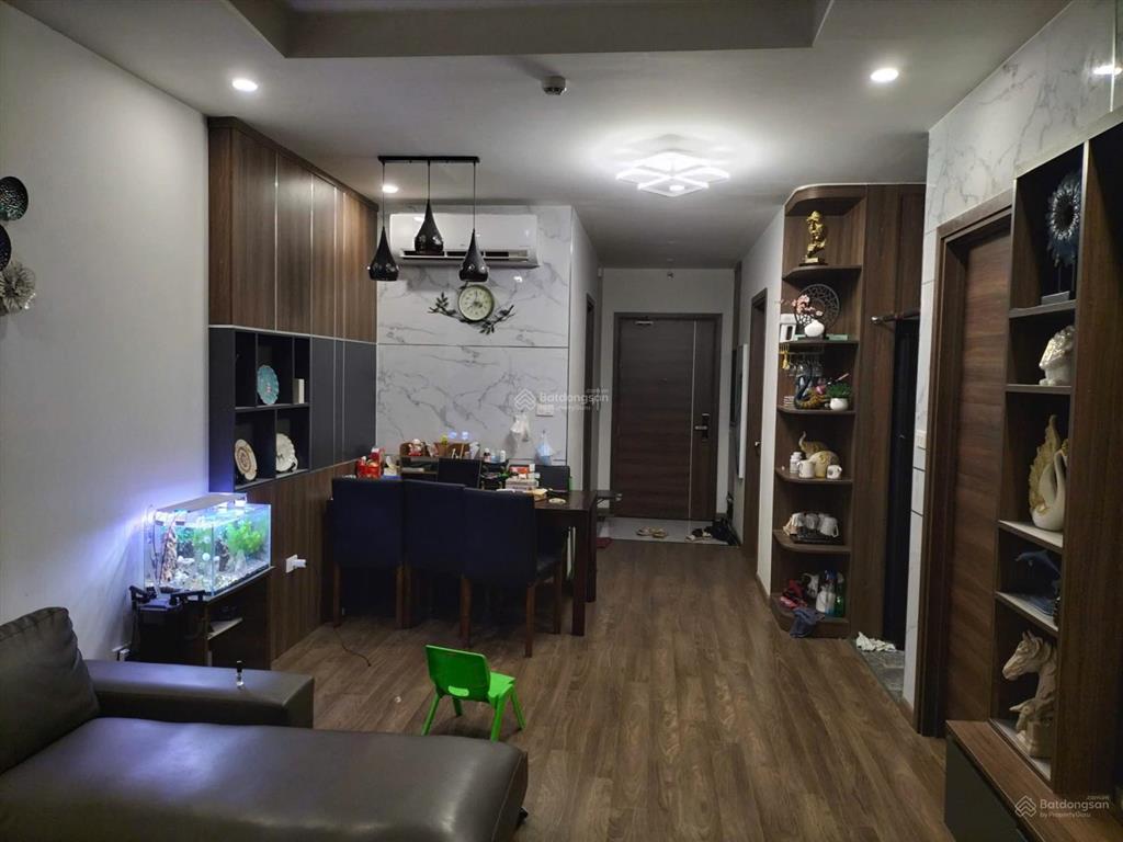 Bán căn hộ helios 75 tam trinh 2 ngủ full nội thất giá 5,x tỷ.  0977 605 ***