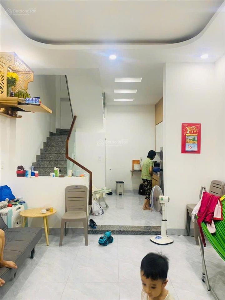 Nhà 2 tầng đông hưng thuận hxh giá 3,99 tỷ