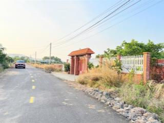 Tt. phước hải  lưng tựa núi  cách biển 4km