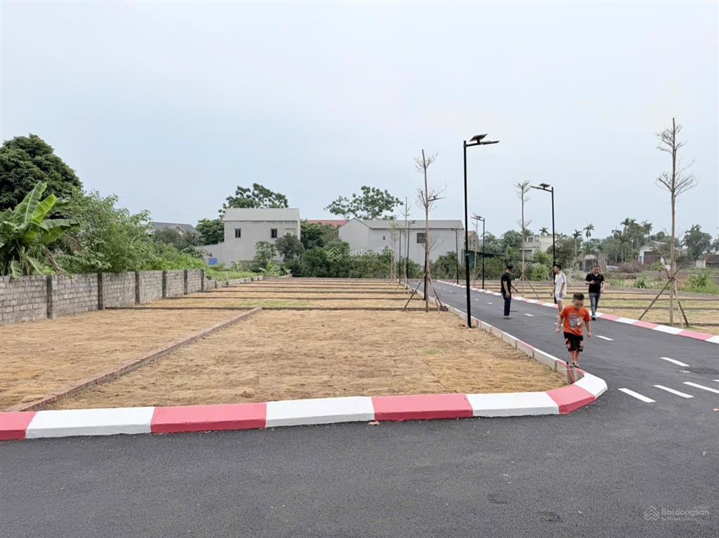 Lô góc 2 mặt tiền 92m fun ont tọa lạc thôn gò cáo xã xuân mai thành phố hà nội
vi trí trung tâm xã
