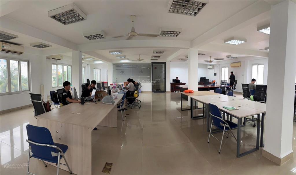 Cho thuê gấp tòa nhà mặt tiền đường trường sơn kế bên sân bay tân sơn nhất