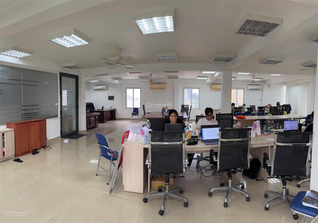 Cho thuê gấp tòa nhà mặt tiền đường trường sơn kế bên sân bay tân sơn nhất