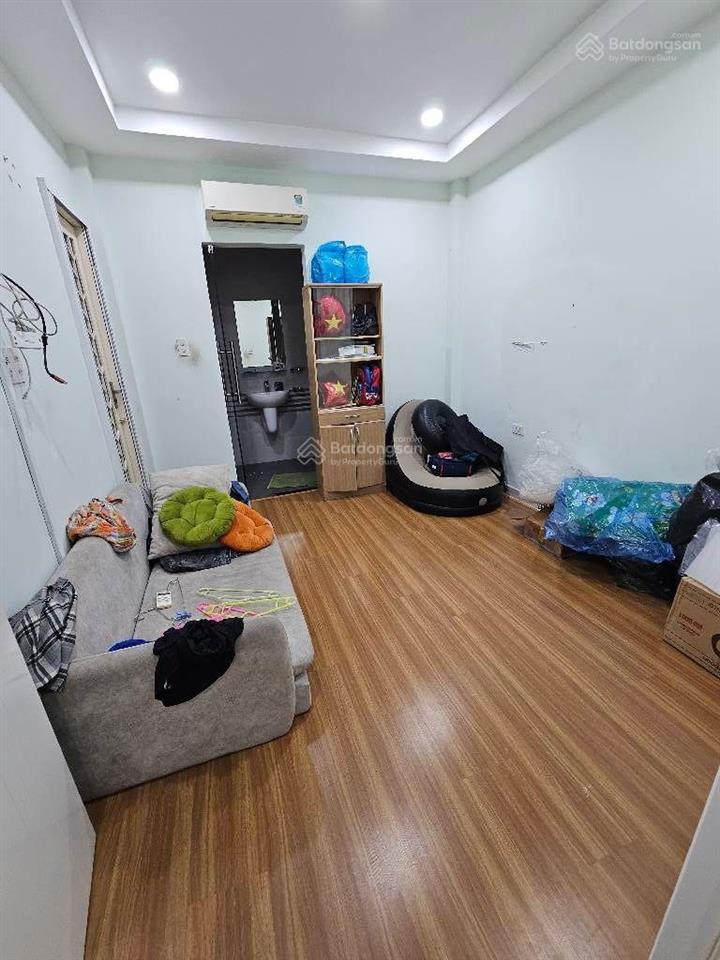 Tầm giá 6.x tỷ nhà 4 tầng gần mặt tiền q6 gần như không có căn thứ 2 để so sánh.4pn,5wc .hậu giang