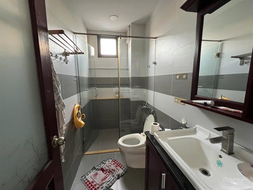 Bán nhà riêng hơn 100m2 mặt tiền đường số kdc lê thành