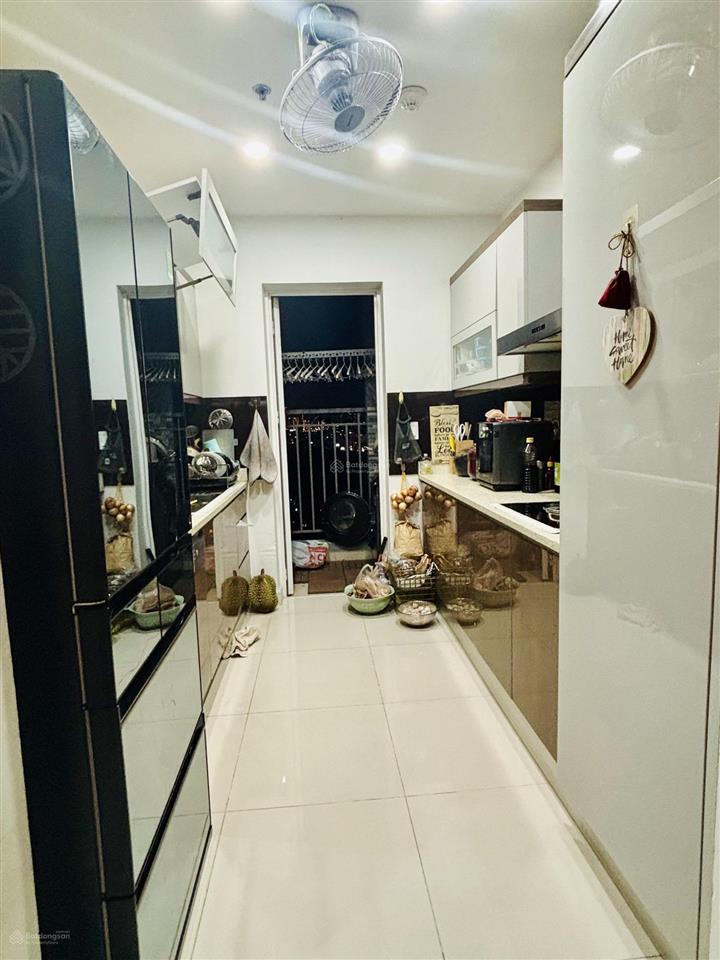 Hàng hiếmch 3 pn3 nhà vs ngay tại trung tâm q4 cách q1 chỉ 5pcăn góc hướng đông nam siêu mát