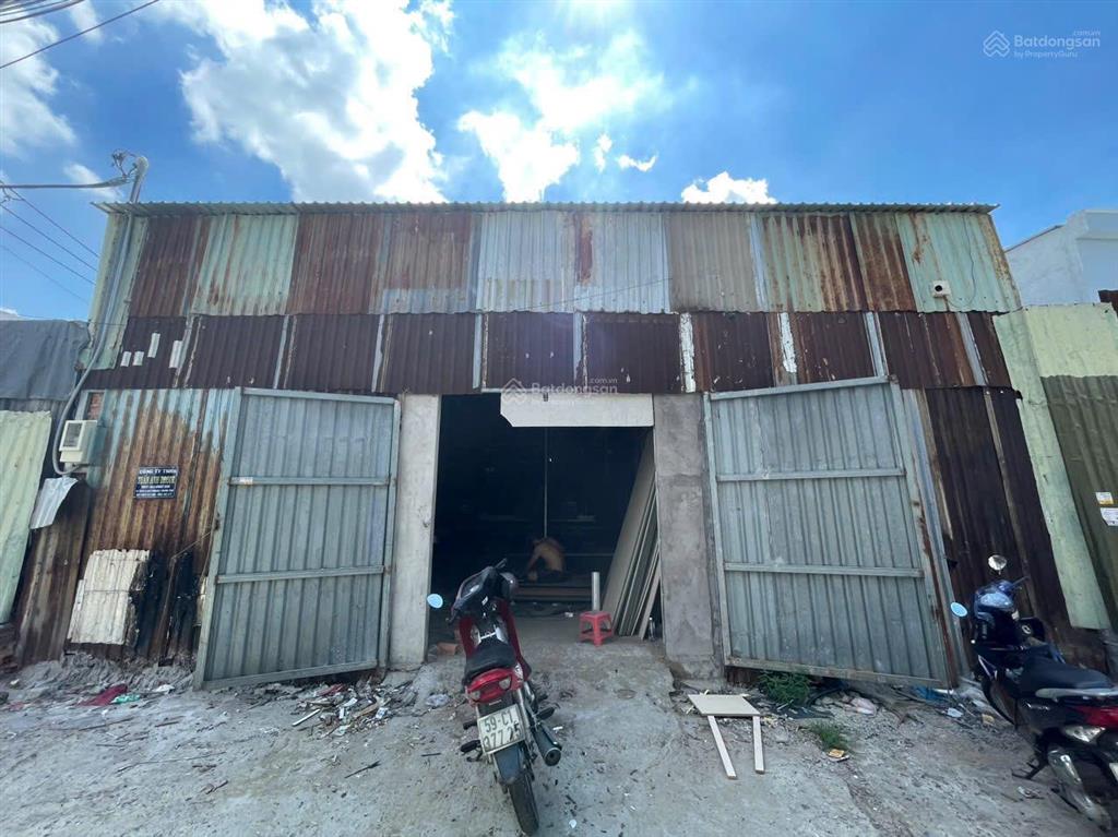 Cần tiền bán gấp hoặc cho thuê nhà kho, xưởng vị trí thuận tiện, an ninh tốt