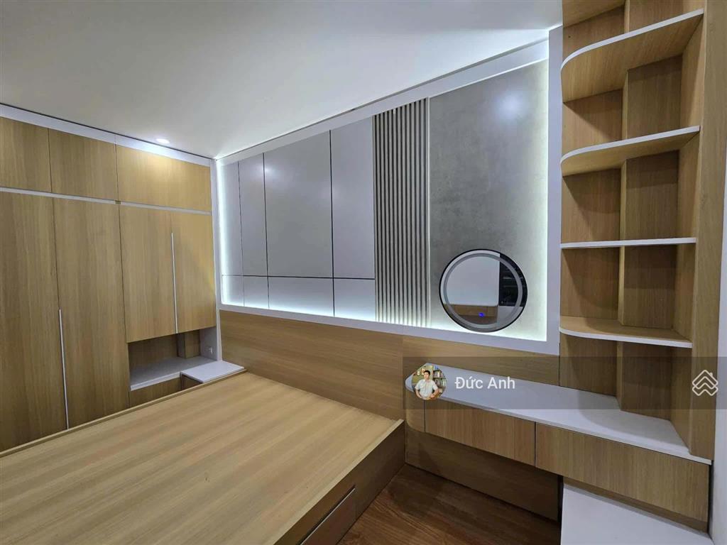 Nhà mới 6 tầng giá chỉ 7,1 tỷ ở ngay cổ linh, thạch bàn  view biệt thự thoáng sáng  ôtô đỗ cổng