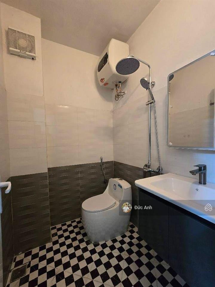 Bán nhà tư đình  bát khối  chân cầu trần hưng đạo  ngõ oto tránh  5 tầng  chỉ hơn 7 tỷ