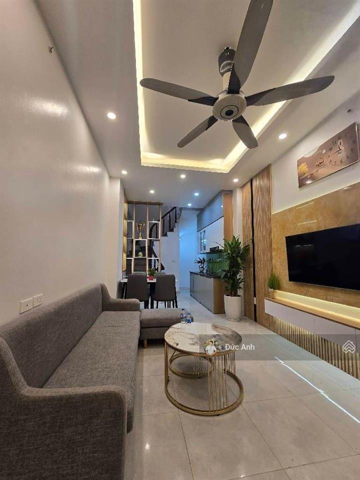 Bán nhà tư đình  bát khối  chân cầu trần hưng đạo  ngõ oto tránh  5 tầng  chỉ hơn 7 tỷ