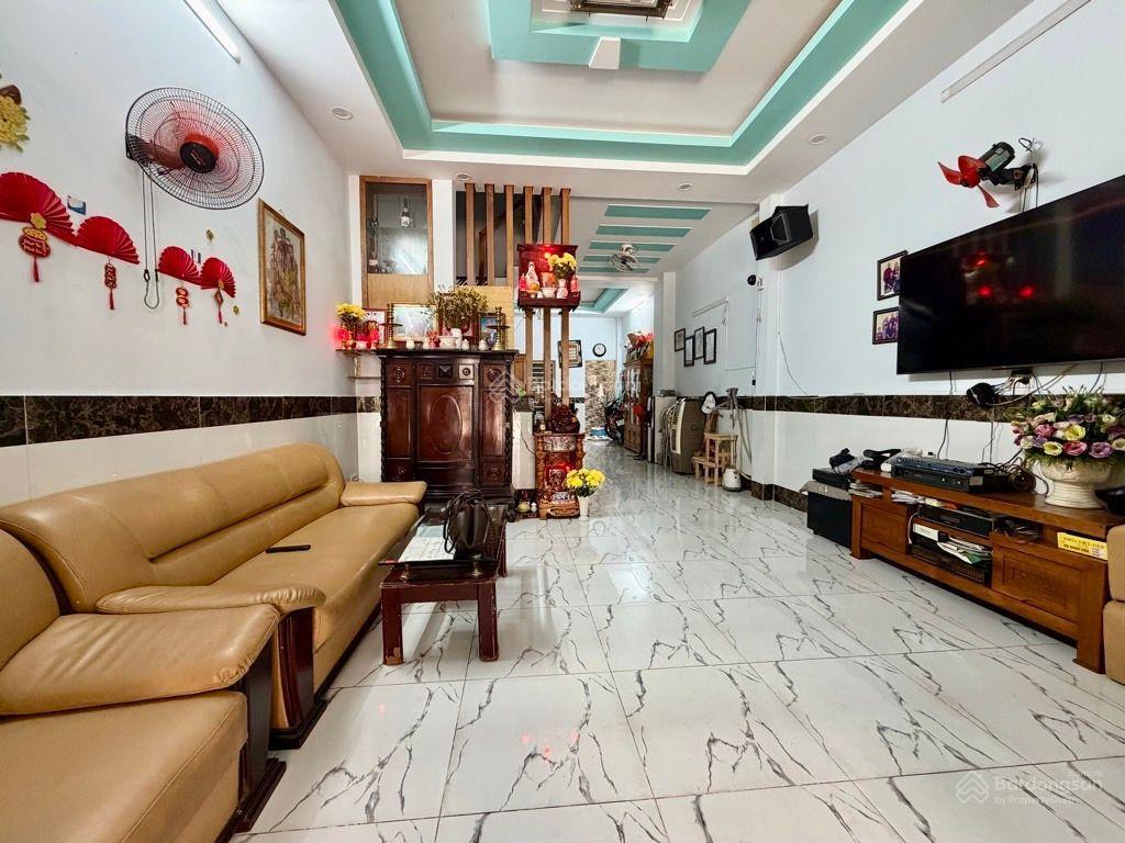 Ô tô ngủ trong nhà 3 tầng btct  nhà mới khu nhà lầu dân trí  ngang đỉnh gần 5m