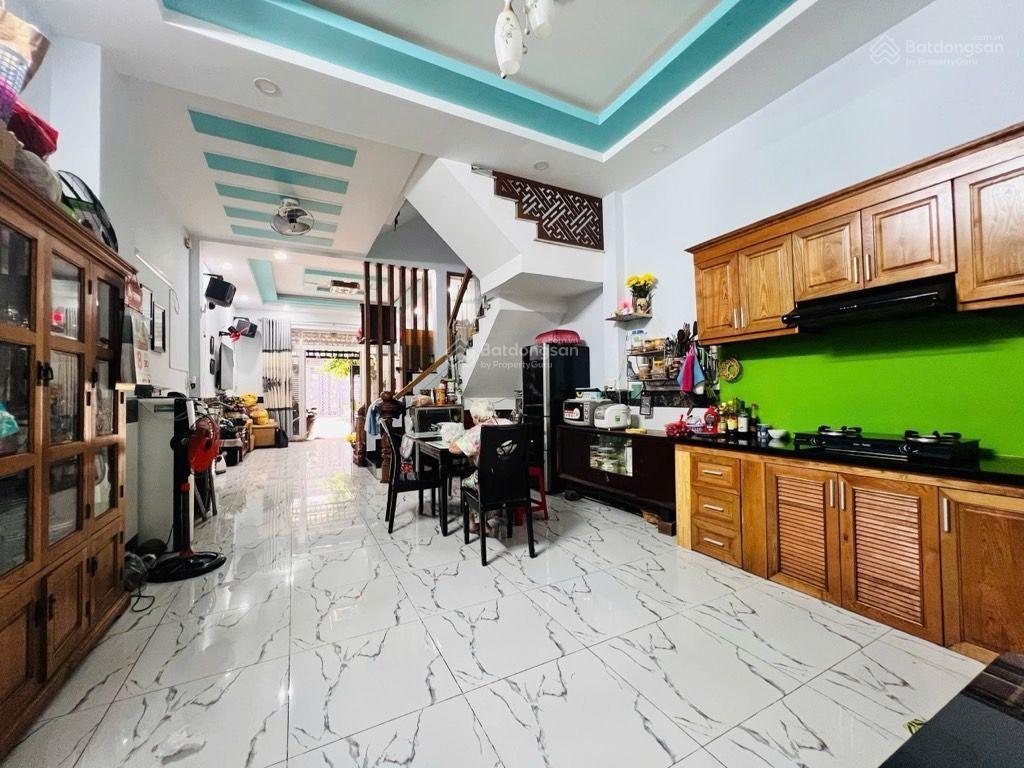 Ô tô ngủ trong nhà 3 tầng btct  nhà mới khu nhà lầu dân trí  ngang đỉnh gần 5m