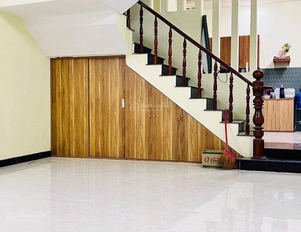 Nhà 3 tầng 82m2ngang đỉnh hơn 5m 4 phòng ngủxe hơi ngủ trong nhàgần nhà máy bia tiger lê văn