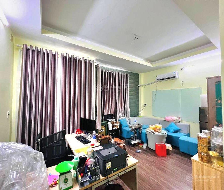 Nhà 3 tầng 82m2ngang đỉnh hơn 5m 4 phòng ngủxe hơi ngủ trong nhàgần nhà máy bia tiger lê văn