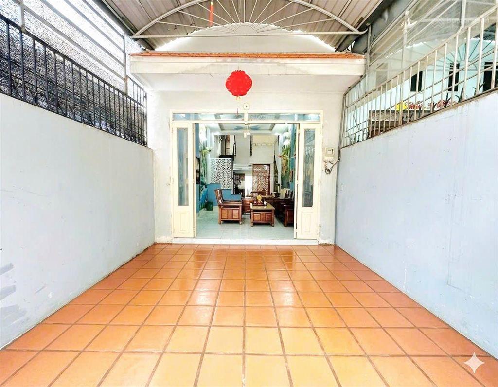 Ngon bổ rẻ, nhà 100m2, 3 tầng, hẻm xe hơi tận nhà, thới an quận 12, gần lê văn khương, qua gò vấp