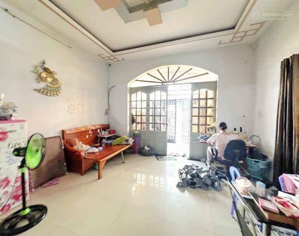 Nhà 118m2, 6,5m x 20m, hẻm xe tải tránh một trục, vài căn ra mặt tiền dương thị mười gần bệnh viện