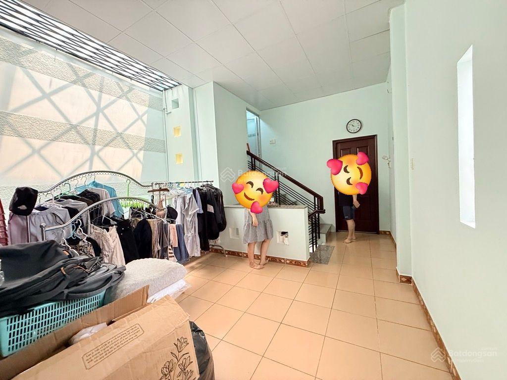 Nhà 2 tầng btct 70m2 ngang đỉnh gần 5m  hẻm xe hơi đậu cửathới an 22 gần trần thị cờ quận 12.