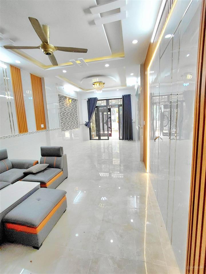 Nhà 3 tầnggần chợ hiệp thành quận 12hẻm xe hơi ngủ trong nhàmới dọn ở ngaydiện tích tốt 4m x