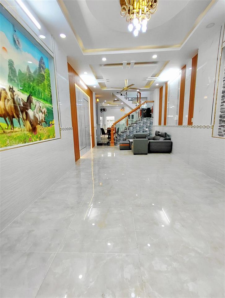 Nhà 3 tầnggần chợ hiệp thành quận 12hẻm xe hơi ngủ trong nhàmới dọn ở ngaydiện tích tốt 4m x