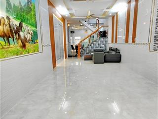 Nhà 3 tầnggần chợ hiệp thành quận 12hẻm xe hơi ngủ trong nhàmới dọn ở ngaydiện tích tốt 4m x