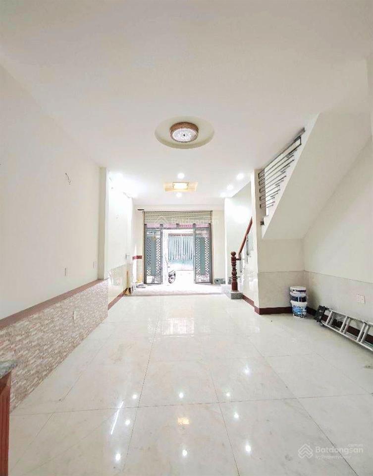Nhà 3 tầngngang đỉnh 5mhẻm xe hơi thông ngủ trong nhàđường lâm thị hố gần bệnh viện quận 12