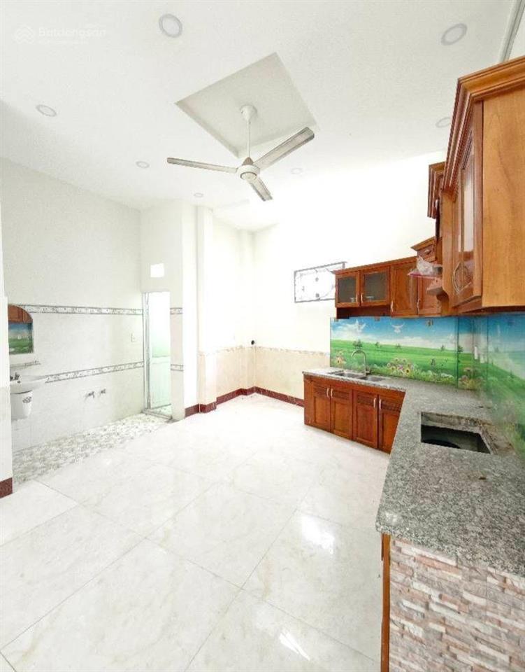 Nhà 3 tầngngang đỉnh 5mhẻm xe hơi thông ngủ trong nhàđường lâm thị hố gần bệnh viện quận 12