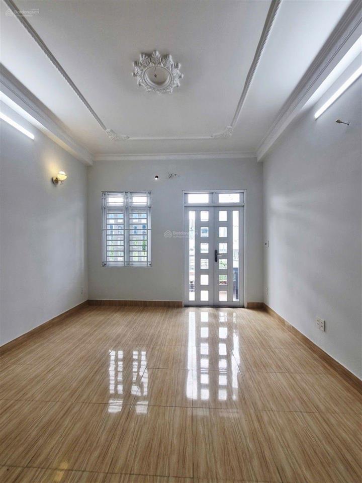 Nhà 4 tầng4m x 20mmới đẹp kiên cốhẻm xe hơi vào nhà huỳnh thị hai ngay chợ hạt điều quận 12