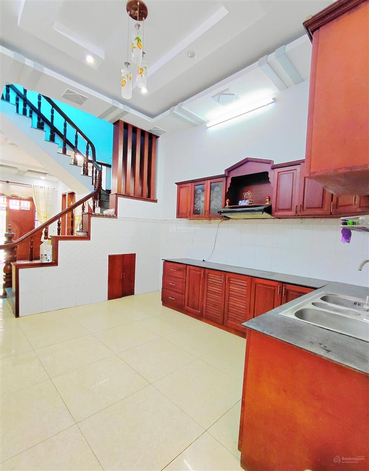 Nhà 3 tầng đúc btct kiên cốxe hơi ngủ trong nhàvài bước ra huỳnh thị hai gần tô ký quận12