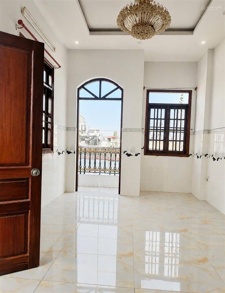 Nhà 3 tầng, dt 6m x 20m, hẻm xe hơi thông, tân thới hiệp 20 quận 12, cách gò vấp chỉ 1 cây cầu