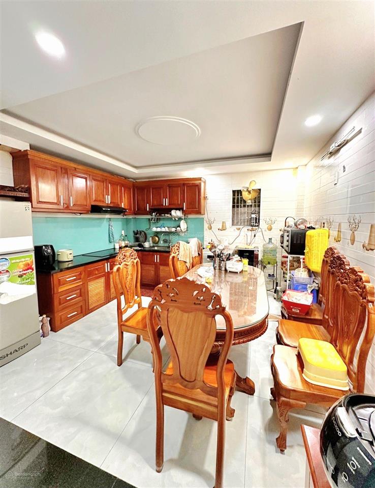 Giá quá tốt chỉ 6 tỷ 700 triệu (tl)
nhà 3 tầng mặt tiền kinh doanh 4m x 20m đường thông 12m xe tải