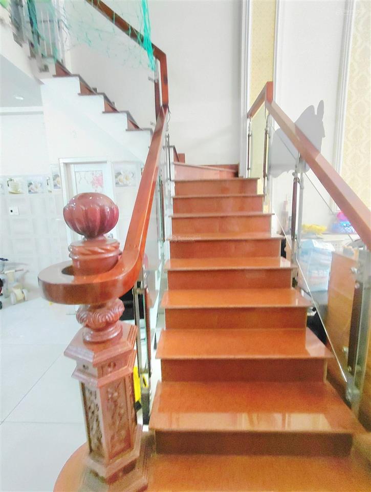 Chỉ hơn 4tỷ (tl)
nhà 5 tầng đúc kiên cố4m x 15mxe hơi ngủ trong nhàgần nguyễn ảnh thủ ngã ba